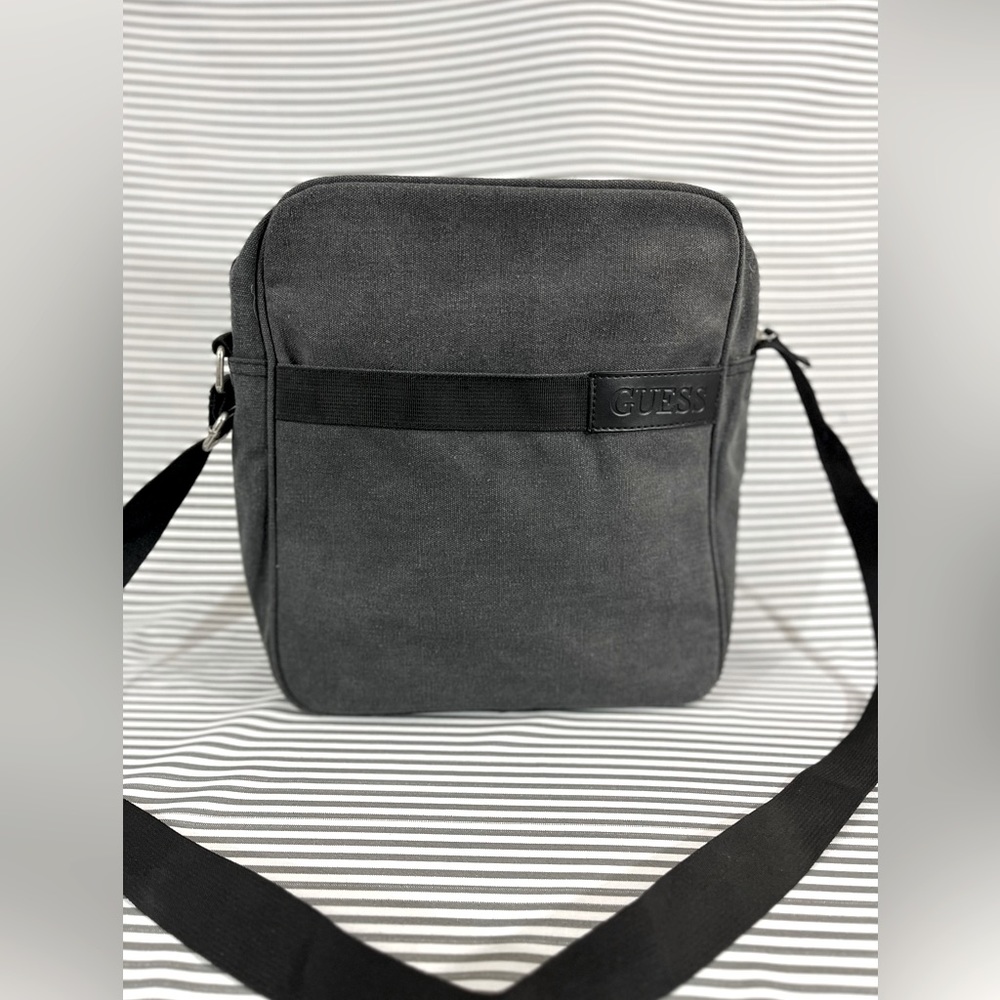 Guess Messenger Bag